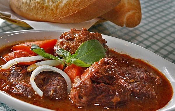 خورش هندی با ران گوساله و سبزیجات